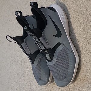 Nike Flex Runner Boys Shoes